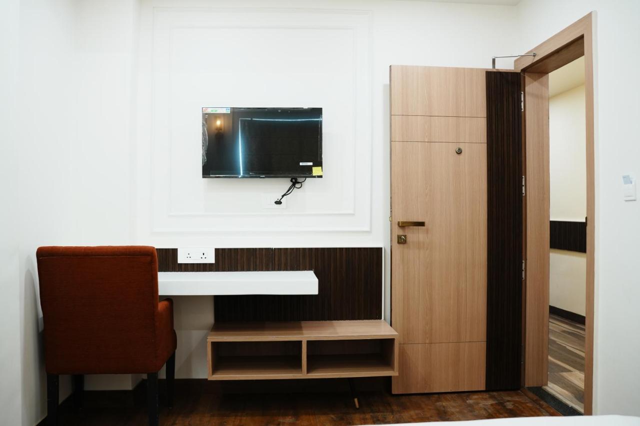 Anaya Retreat Hotel Váránaszi Kültér fotó
