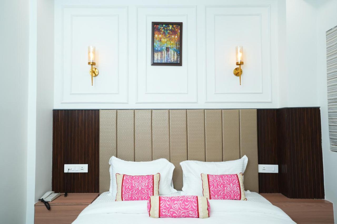 Anaya Retreat Hotel Váránaszi Kültér fotó