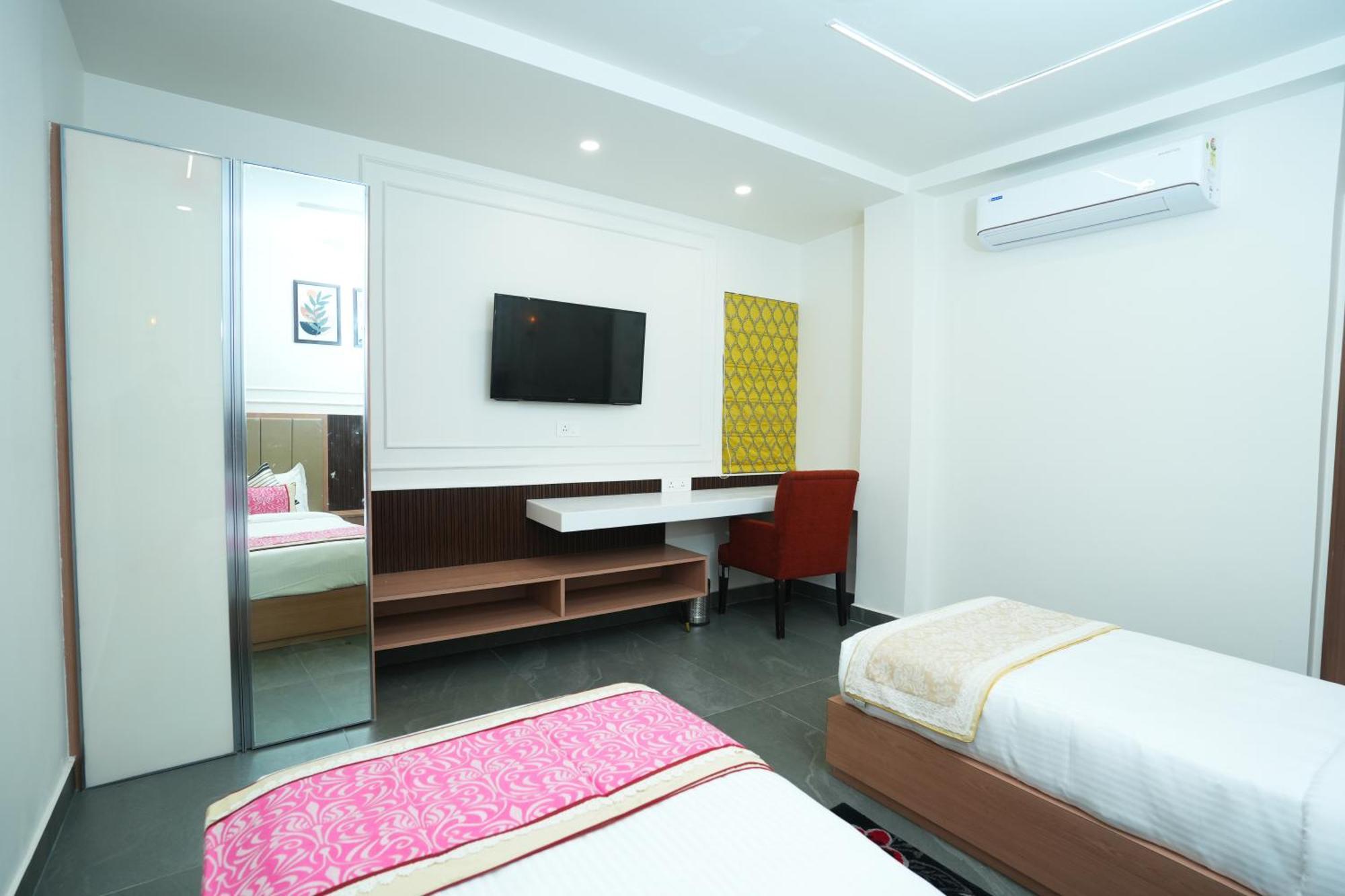 Anaya Retreat Hotel Váránaszi Kültér fotó