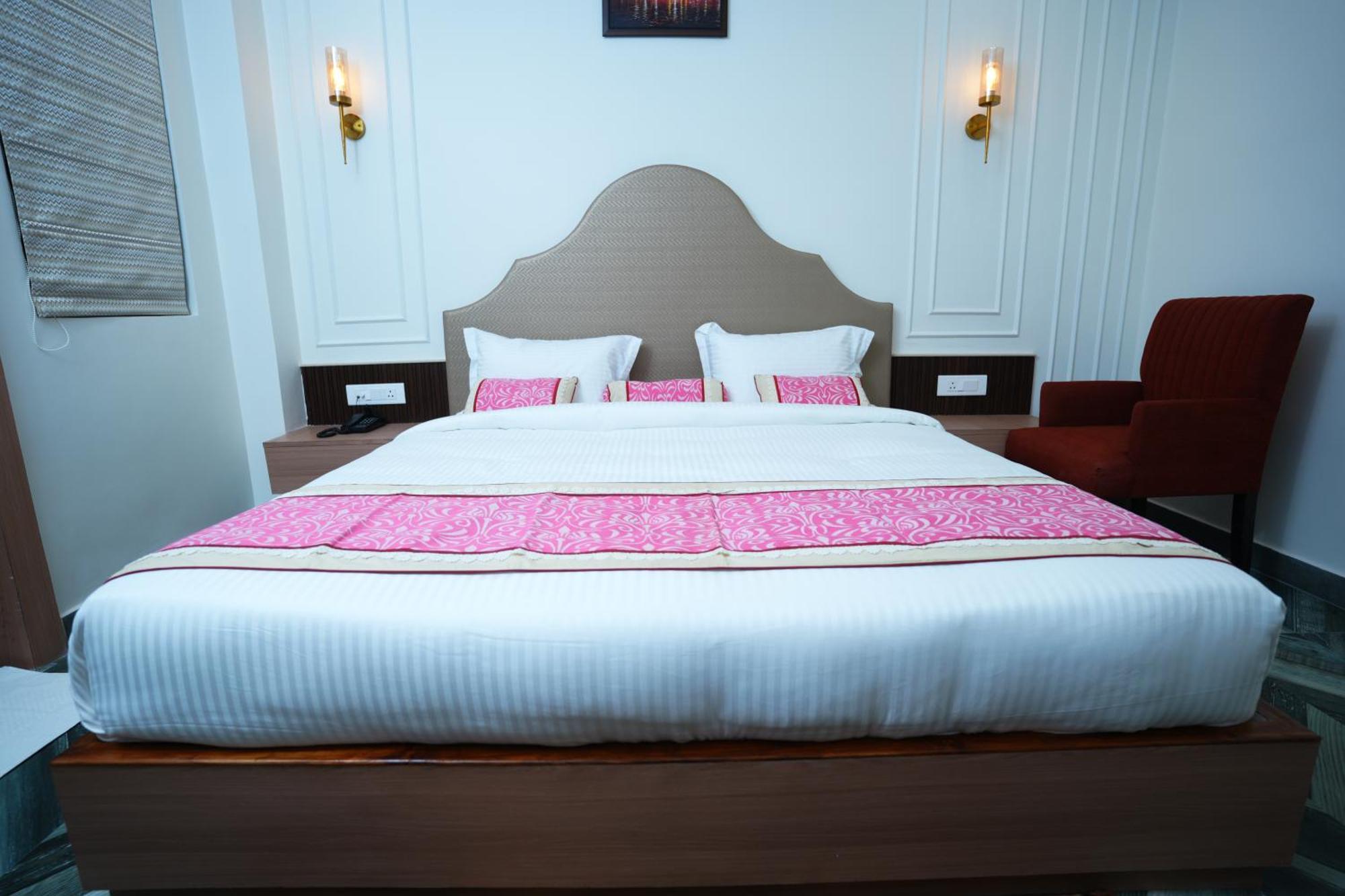 Anaya Retreat Hotel Váránaszi Kültér fotó