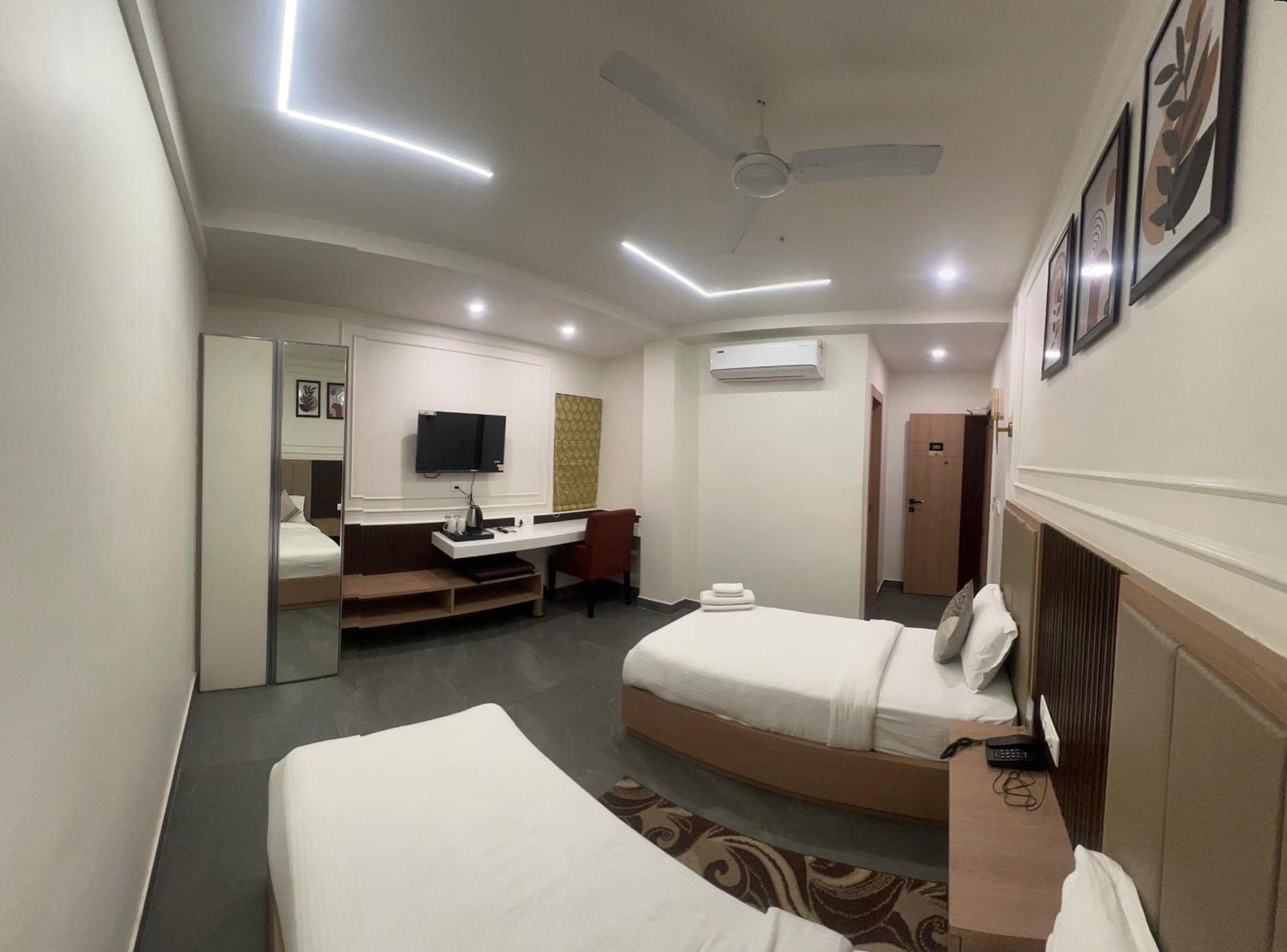 Anaya Retreat Hotel Váránaszi Kültér fotó