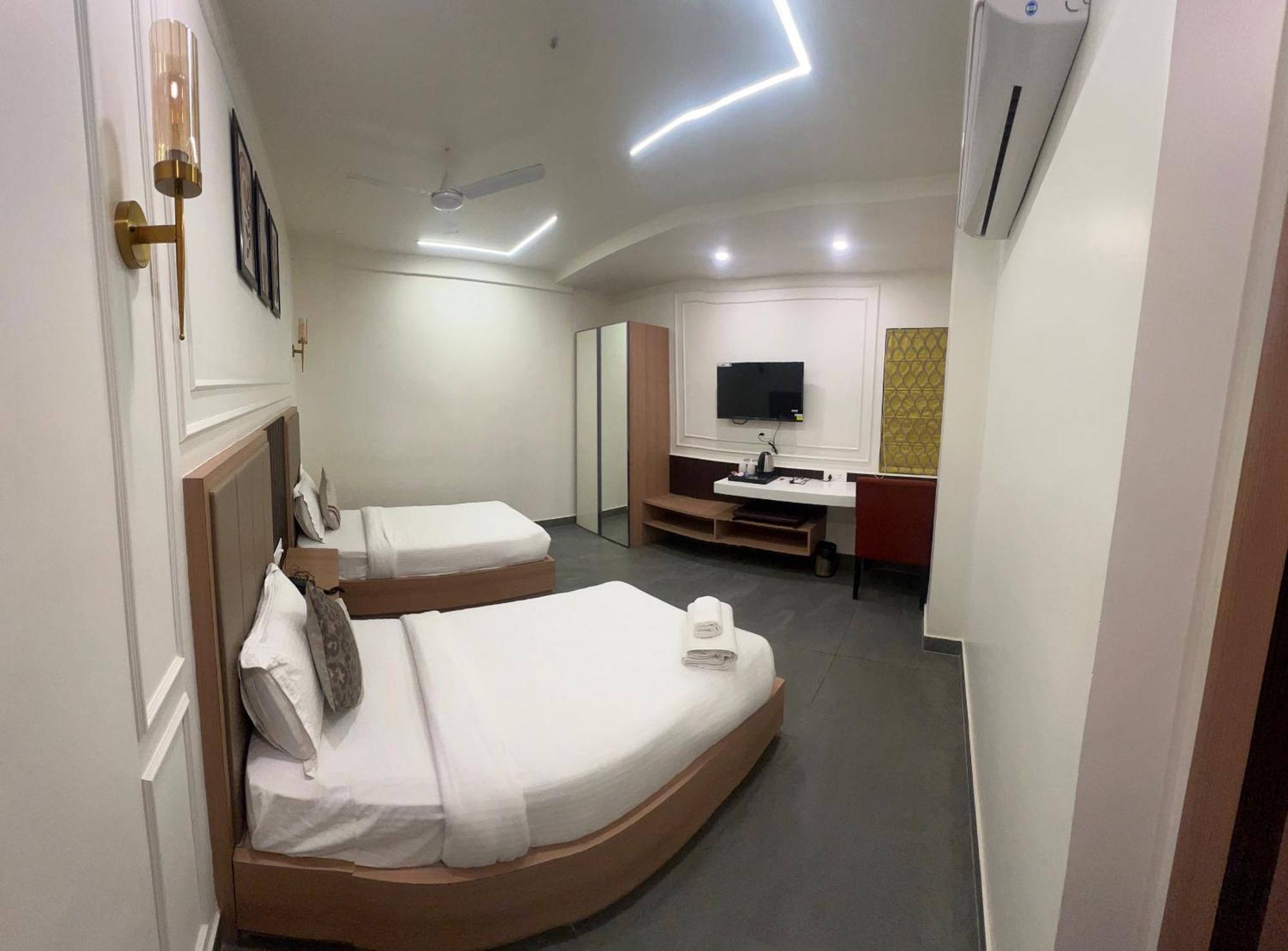 Anaya Retreat Hotel Váránaszi Kültér fotó